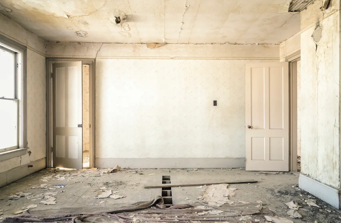 Waste disposal crew managing a cleanout project in Huntingdon